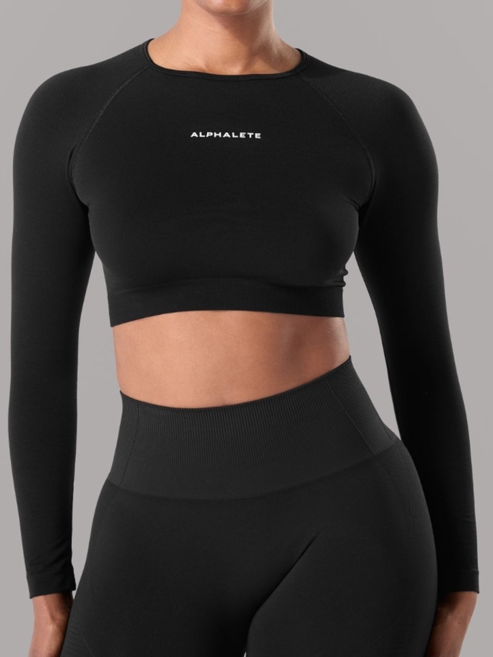 Alphalete Black Cropped Sweatshirt